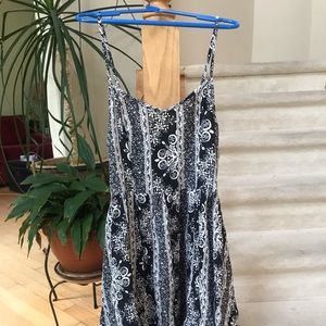 Size 2 H&M black and white patterned dress